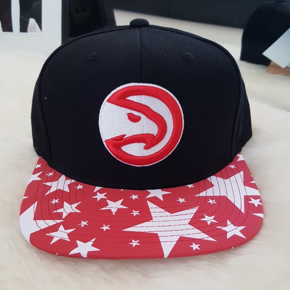BRAND NEW Atlanta hawks snapback cap